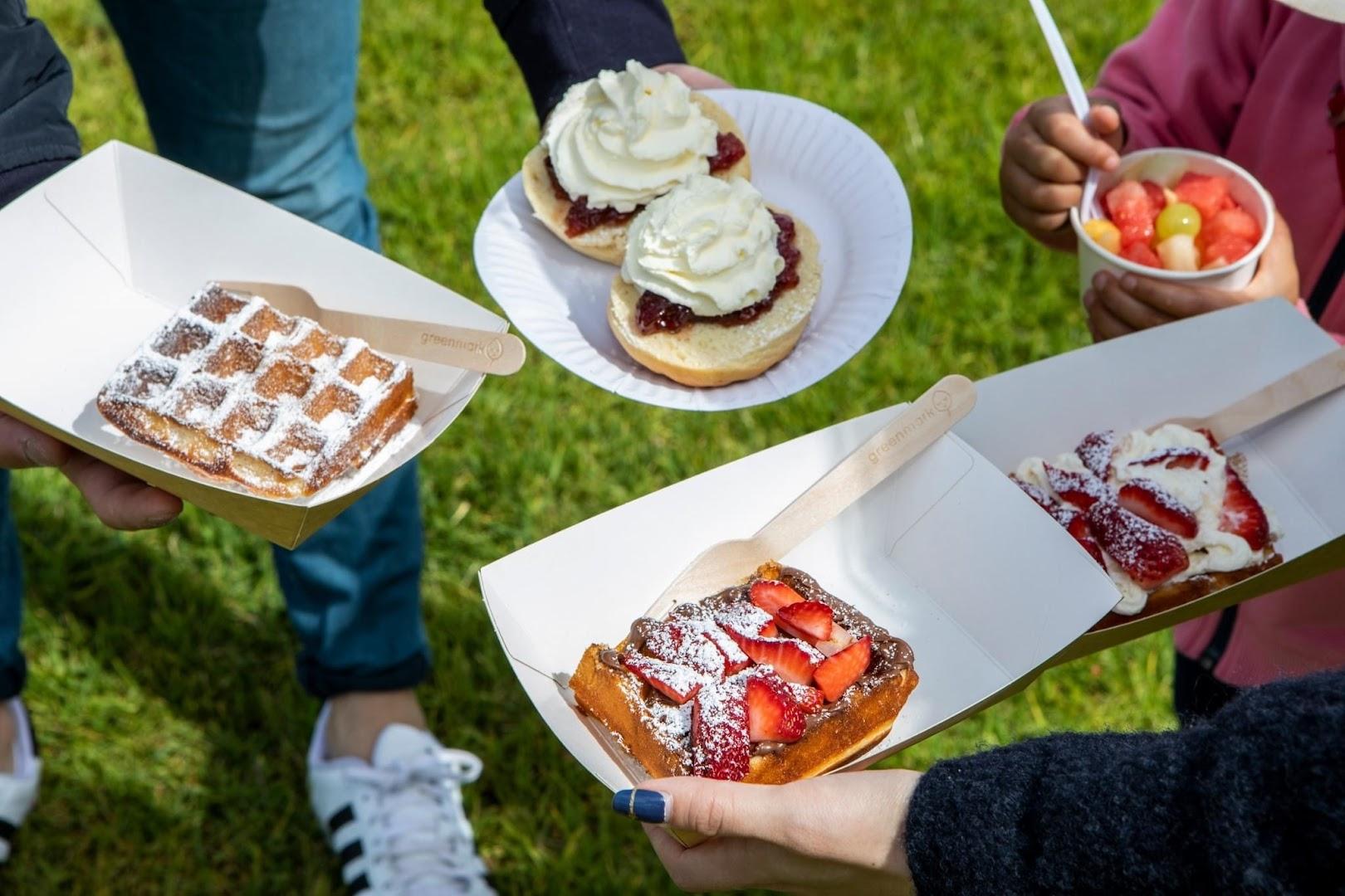 Food Family Passion, Coffee and Waffles