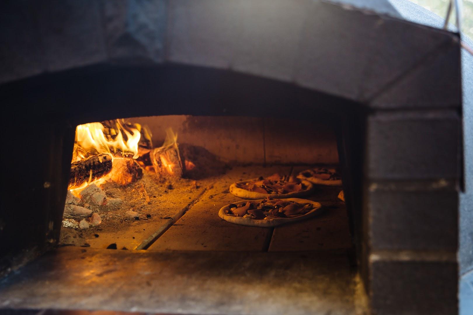 Cheesy Duz It Mobile Woodfire Pizza Catering