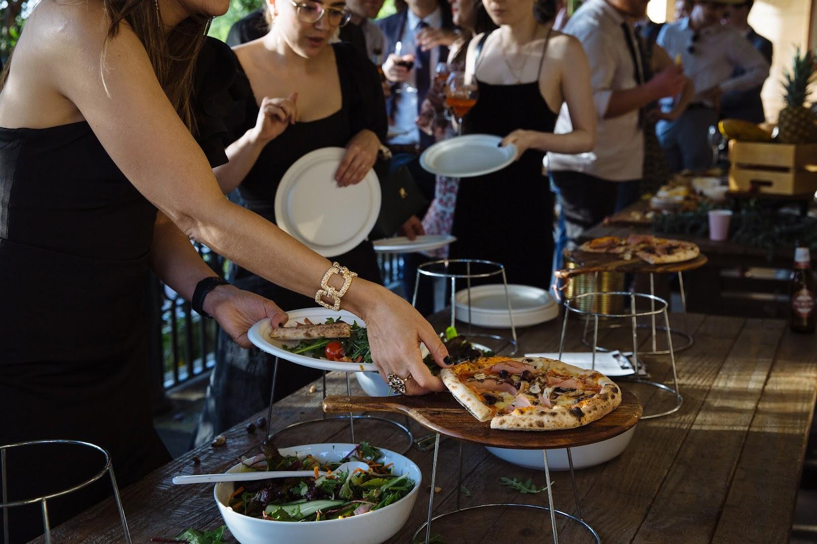 Cheesy Duz It Mobile Woodfire Pizza Catering