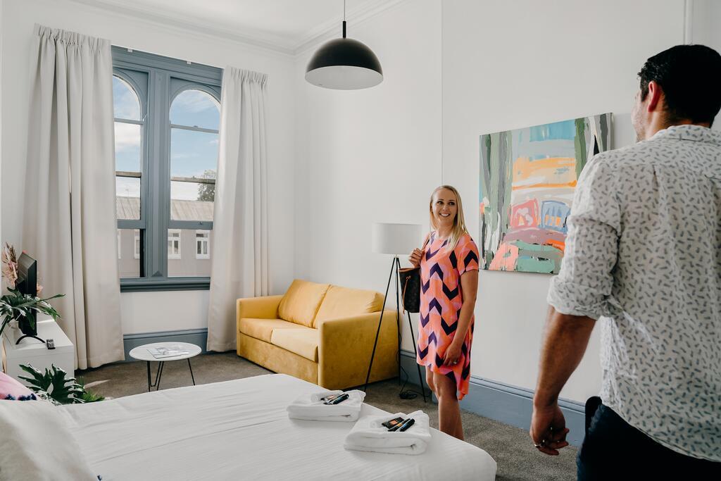 The Victoria Bathurst