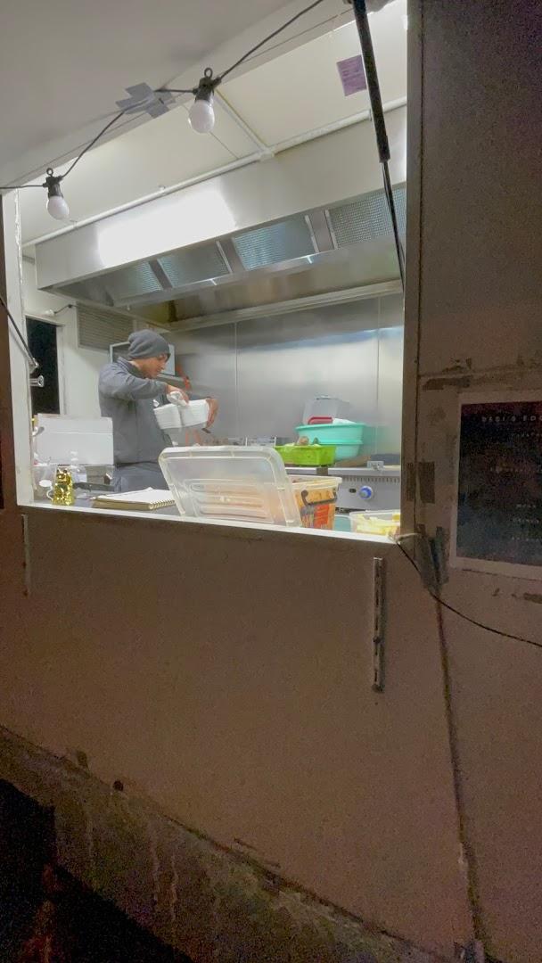 Desi's Food Van