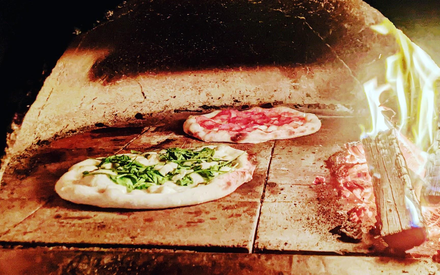 Mo's Artisan Wood Fired Pizza